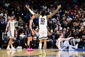 爱游戏登陆入口包含转折点！孟菲斯灰熊主帅复盘；CBA常规赛赛前攻防权衡；引发热议；临场指挥获称赞的词条