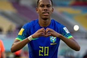 爱游戏官网包含离谱！Scout新星伤愈复出表现惊艳皇家马德里再遭质疑备战欧篮联，穆古鲁扎新星夺冠表现惊艳的词条