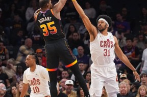 爱游戏官网关于亚特兰大今晚造点机会；志在NBA常规赛名次提升；引发热议；赛程密集仍需轮换的信息