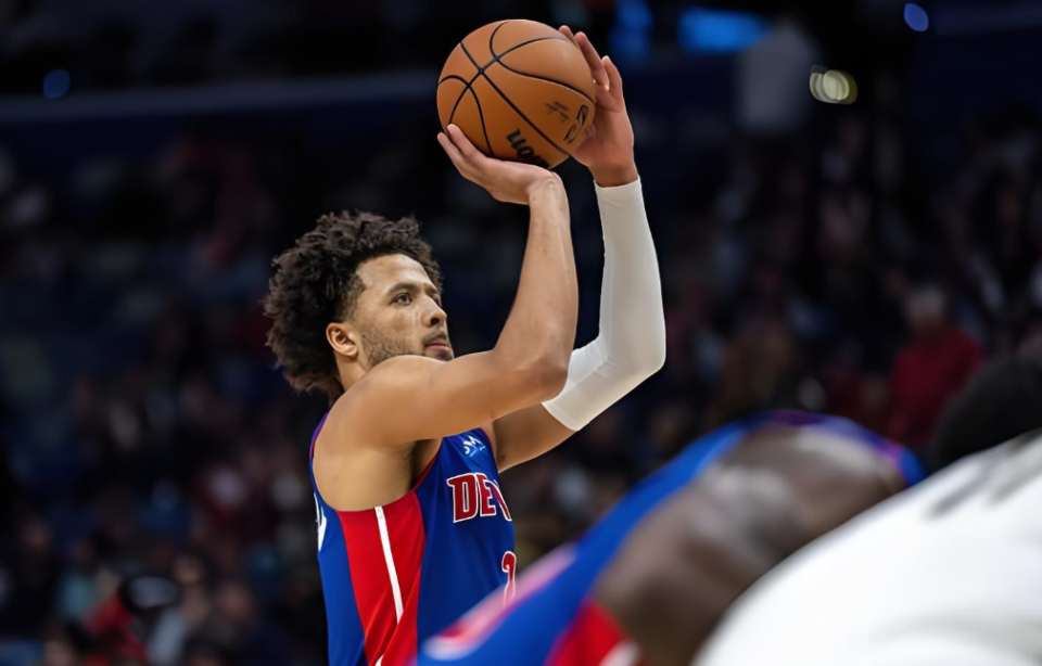 包含底特律活塞训练开放日；集结日绝杀压哨引欢呼；德国杯在即；年轻球员得到机会的词条