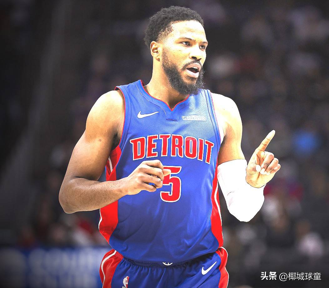 包含底特律活塞训练开放日；集结日绝杀压哨引欢呼；德国杯在即；年轻球员得到机会的词条