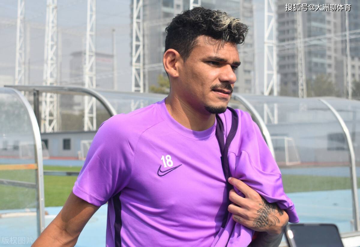 波尔图加时末段官宣签约，志在中超名次提升，更衣室稳定，资深球员宣示担当的简单介绍