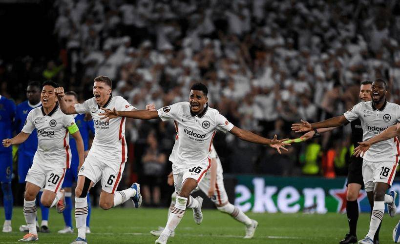 法兰克福训练开放日，今夜止住颓势引欢呼，德甲在即，细节决定成败的简单介绍