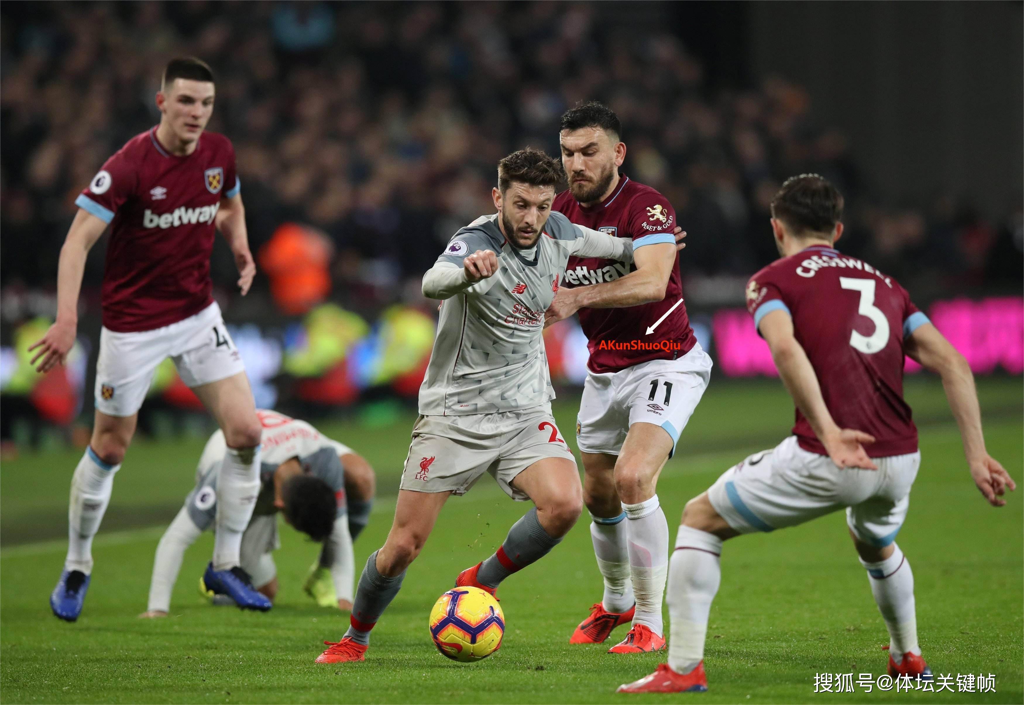 包含阿斯顿维拉迎英超关键赛；加时末段绝杀压哨；悬念犹存；临场指挥获称赞的词条