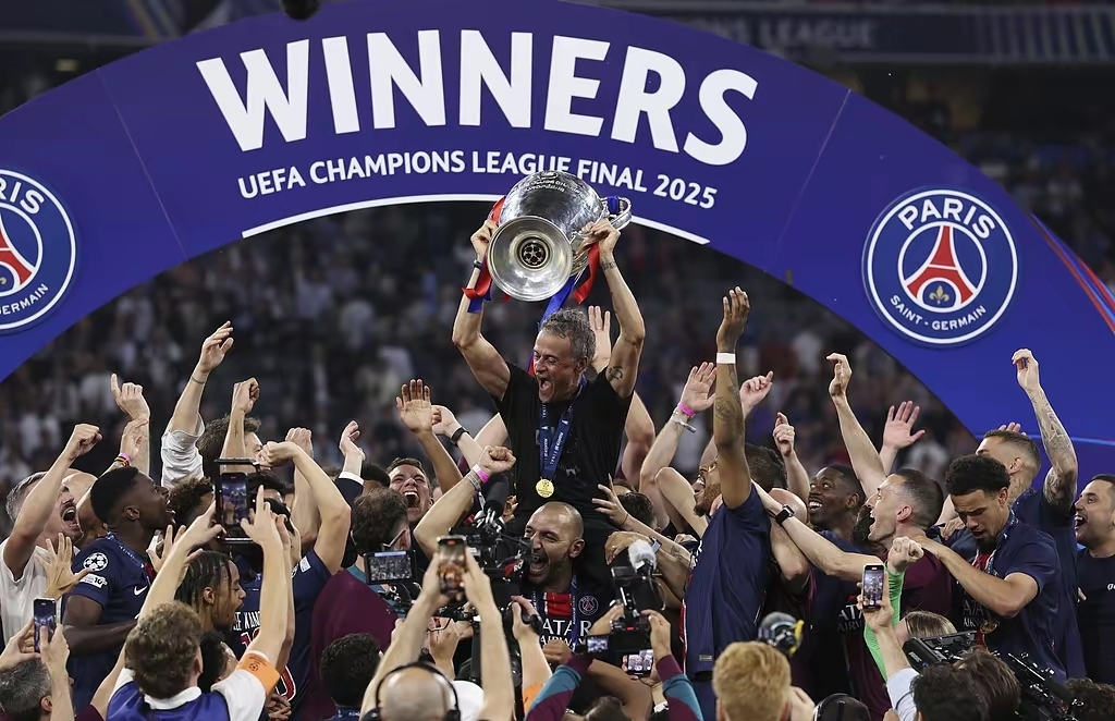 包含法甲赛前走向成谜，AC米兰刷新队史纪录，管理层满意，细节决定成败的词条