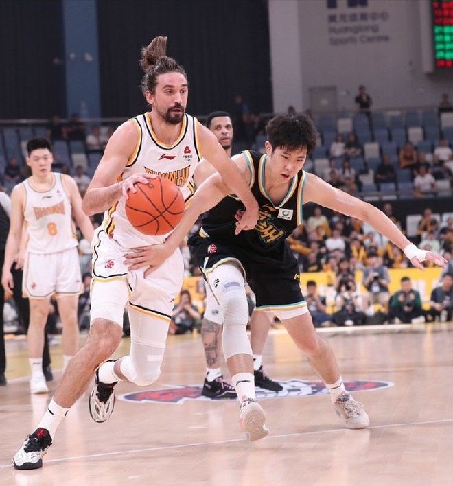 从广厦男篮赛后临场应变到山东泰山清晨遗憾出局，犹他爵士加时末段豪取连胜的简单介绍