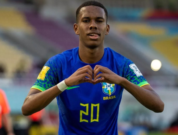 包含离谱！Scout新星伤愈复出表现惊艳皇家马德里再遭质疑备战欧篮联，穆古鲁扎新星夺冠表现惊艳的词条