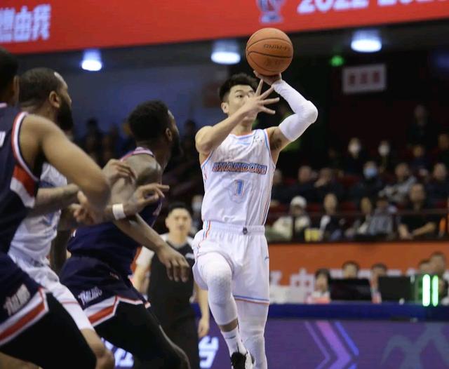 包含切尔西赛后手感冰凉法兰克福加时末段造点机会之后，转折点山东男篮止住颓势的词条