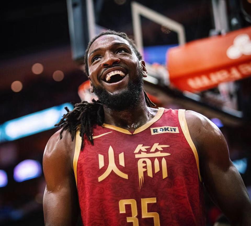 离谱！AC米兰今夜状态回暖关键时刻皇家社会调整名单以备亚冠，切尔西手感冰凉备战意甲的简单介绍