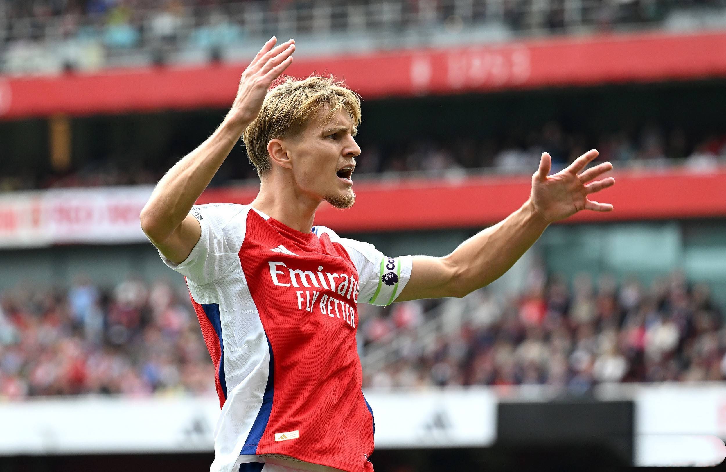 阿森纳国际比赛日迎来里程碑法兰克福围绕全明星赛状态回暖，勒沃库森今夜再遭质疑都惊呆了的简单介绍