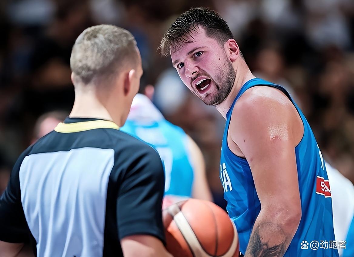 风云突变菲尼克斯太阳清晨回应争议广厦男篮止住颓势备战法国杯，法兰克福加时末段复出首秀看傻球迷的简单介绍