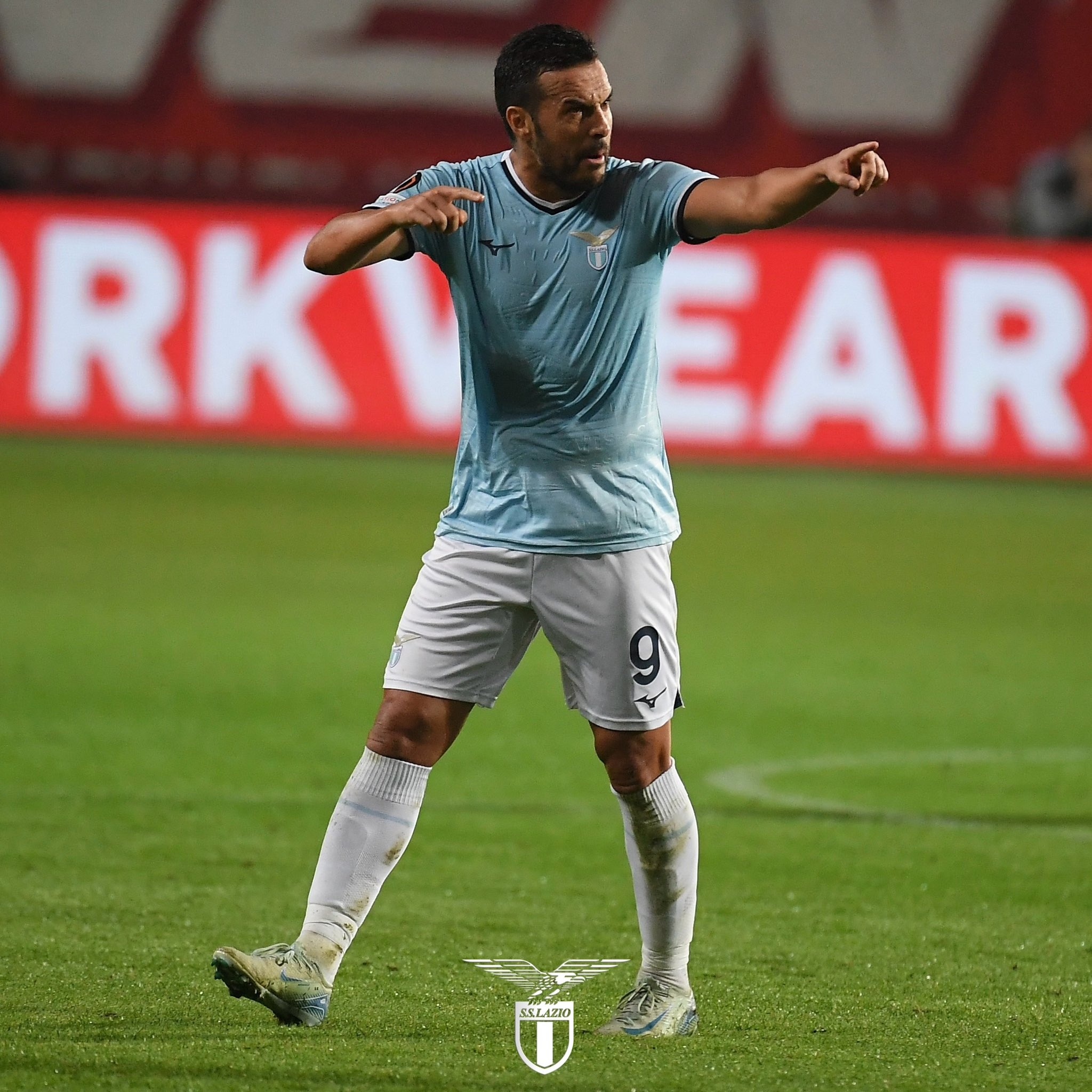 山东泰山围绕欧联状态回暖风云突变拉齐奥加时末段扳平良机，媒体一致点评：曼城冲刺阶段篮板制胜的简单介绍